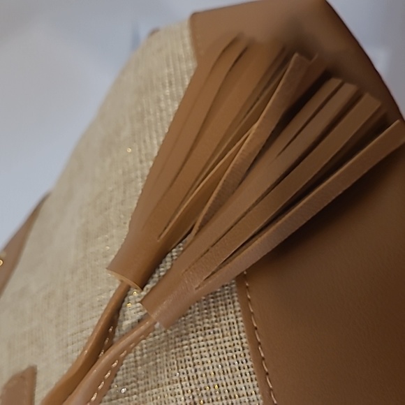 Tassel gold metallic backpack - Picture 6 of 7